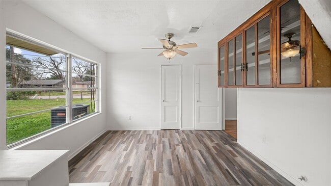 Photo - 8171 Redfern Dr