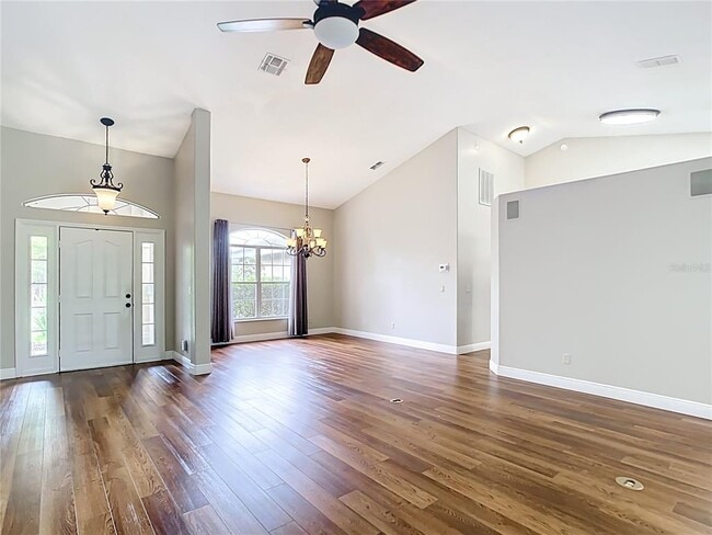 Photo - 30 Lake Diamond Ave