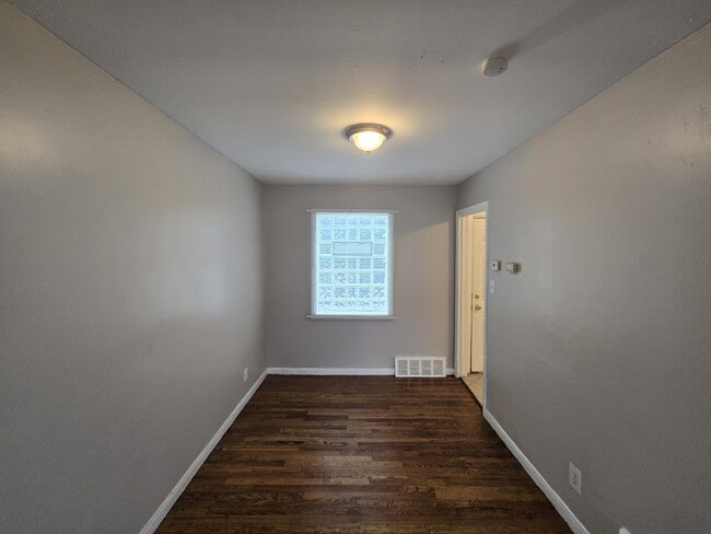 Photo - 9151 Mansfield St