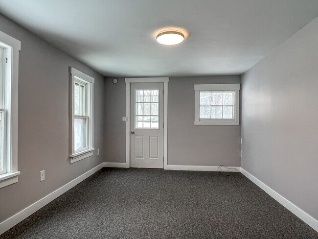 Photo - 617 W Baraga Ave