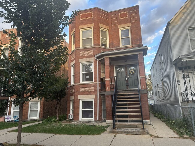 Building Photo - 3241 N Lawndale Ave Unit 1