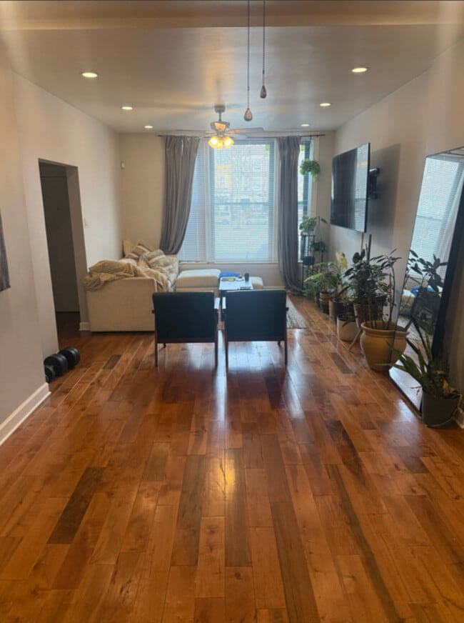 Photo - 1649 W Garfield Blvd