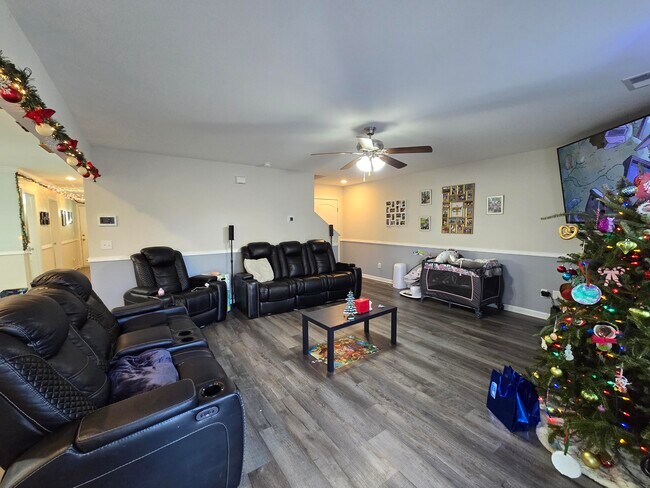 Photo - 335 Niblick Dr