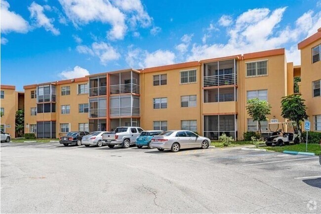 Building Photo - 4314 NW 9th Ave Unit 42B Rental