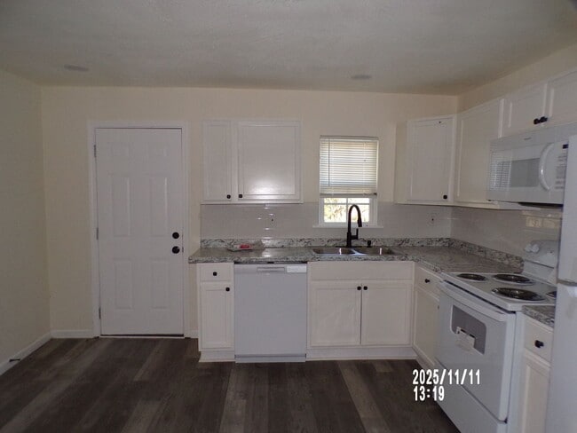 Photo - 1607 NW Lincoln Ave Unit 1607 NW Lincoln B