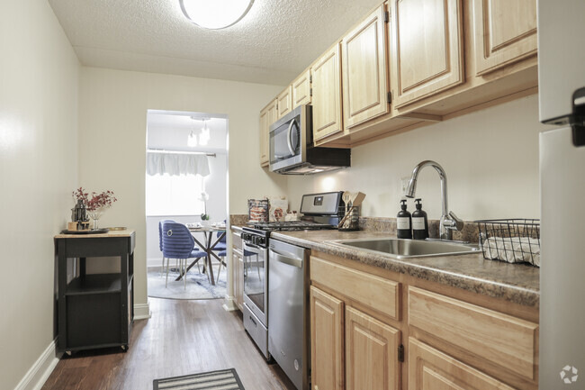 Interior Photo - Windsor Court and Tower Rental