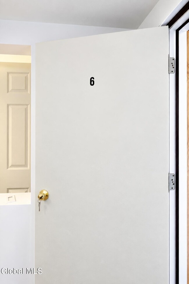 51 Main St Unit #6