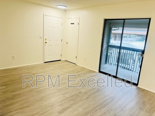 Photo - 16006 34th Ave S Unidad #4