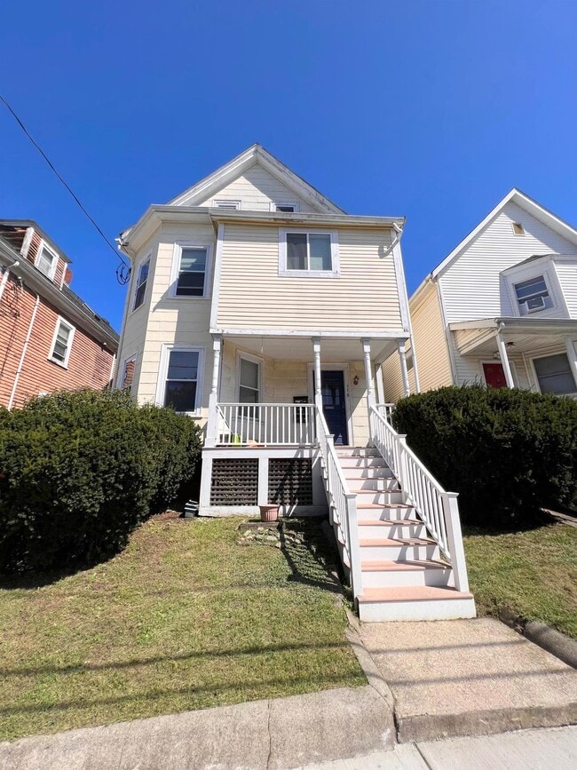 Photo - 578 Main St Unit 1