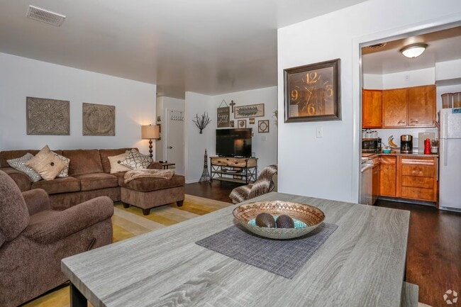 Photo - Lakeshore Place