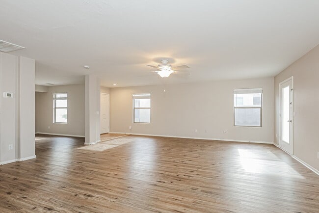 Photo - 43680 Bedford Dr