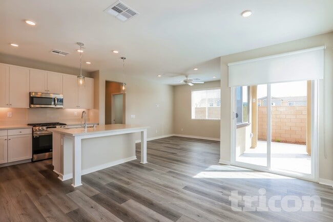 Photo - 31673 Rosetta St