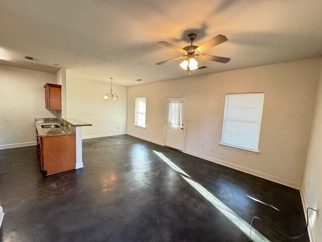 Photo - 207 S Laurel St Unit A