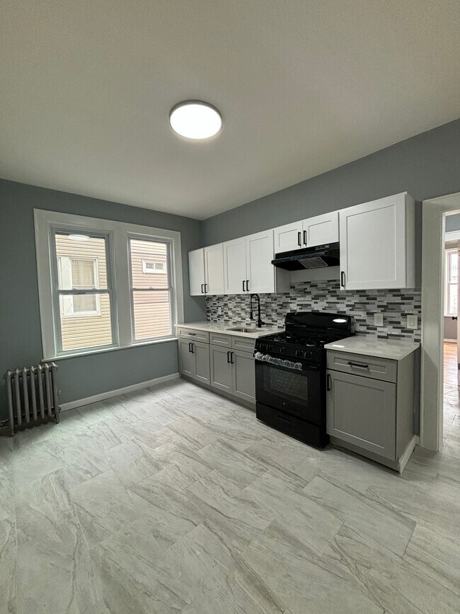Building Photo - 25 Underwood St Unit 1L Rental