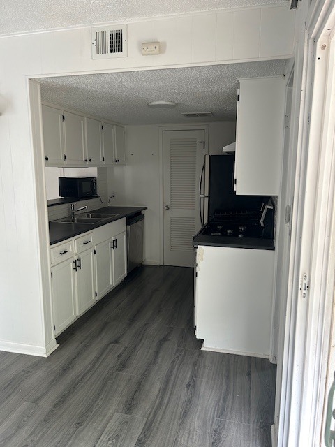 cocina con despensa - 1403 Fairfield Dr