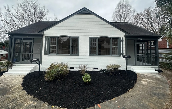 Building Photo - Fully Renovated 1-Bedroom Duplex in the Heart of Shandon – Minutes from USC & Fort Jackson! - 373...