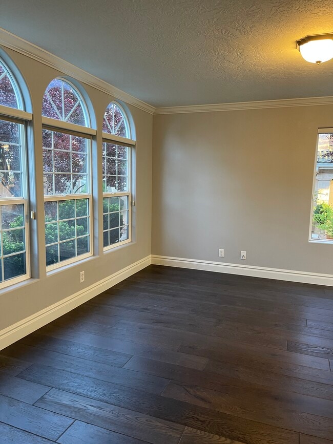 Photo - 290 S 1200 E