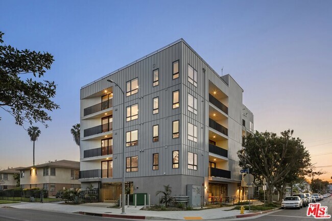 Building Photo - 4506 Dockweiler St Unit 202 Rental