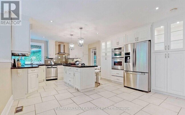 Photo - 2413 Robin Dr