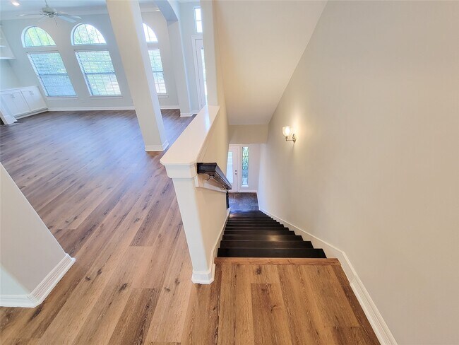 Photo - 2416 La Branch St