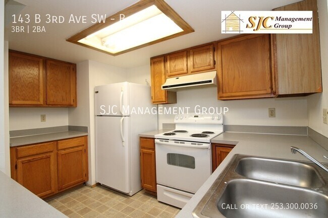 Photo - 143 3rd Ave SW Unit B