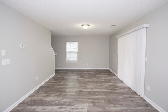 Photo - 609 Green Pasture Ct