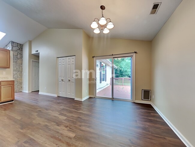 2515 Bridgewood Dr