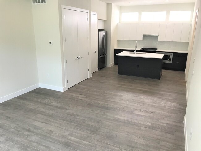 Photo - 2865 W 24th Ave