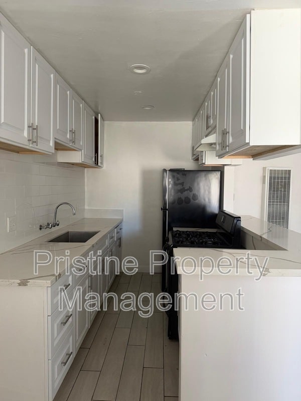 16439 California St Unit 1/4