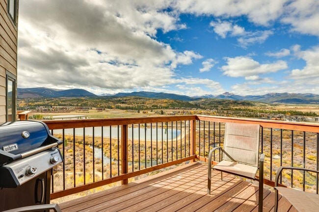 Building Photo - 628 Cranmer Ave