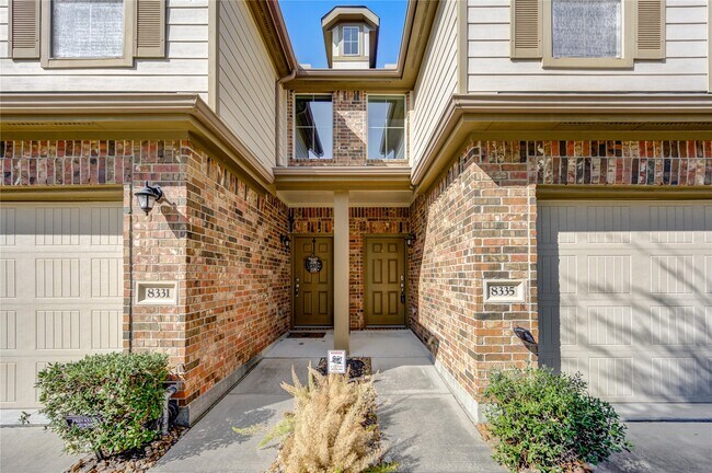 Photo - 8335 Hawthorn Vly Ln