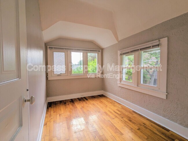 716 Kellogg St SE Unit 2