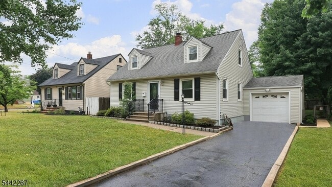 Photo - 1751 Mountain Ave