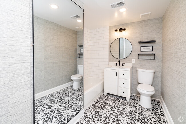 1BR, 2BA - 1,450SF - Second Bathroom