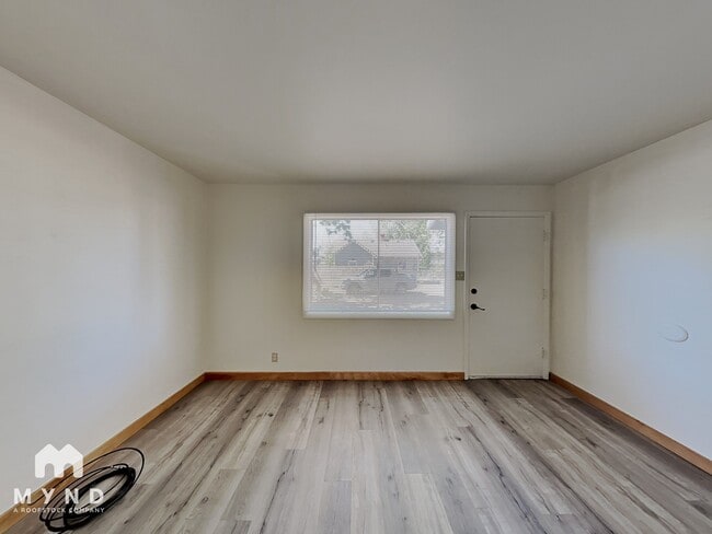 Photo - 220 Hillcrest Dr