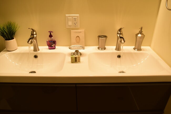 Photo - 3249 N Hoyne Ave Unit 3