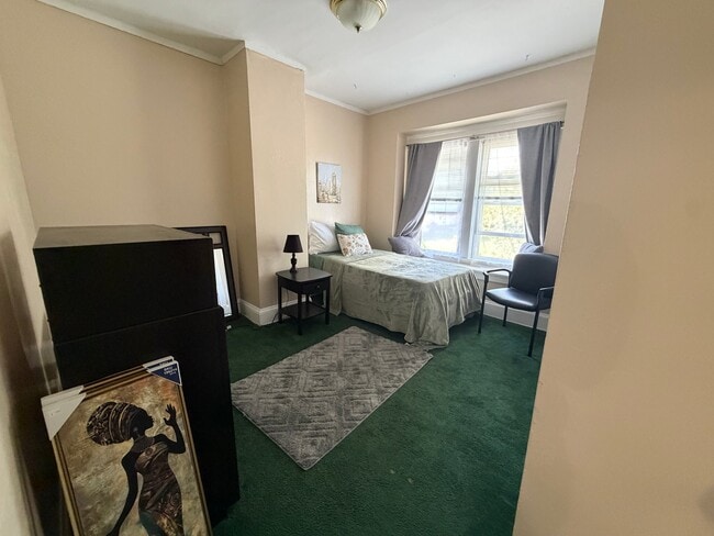 1841 Colonnade Rd