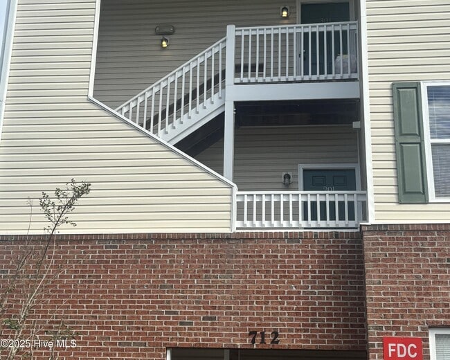 Building Photo - 712 Indica Ct Unit 10-201