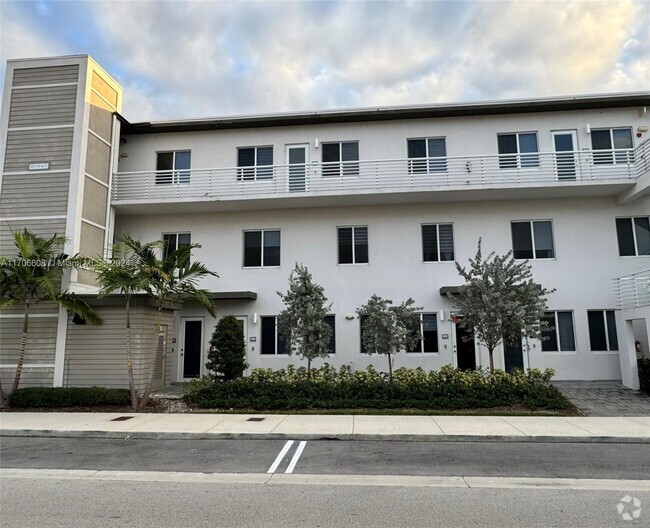 Building Photo - 10270 NW 66th St Unit 107 Rental