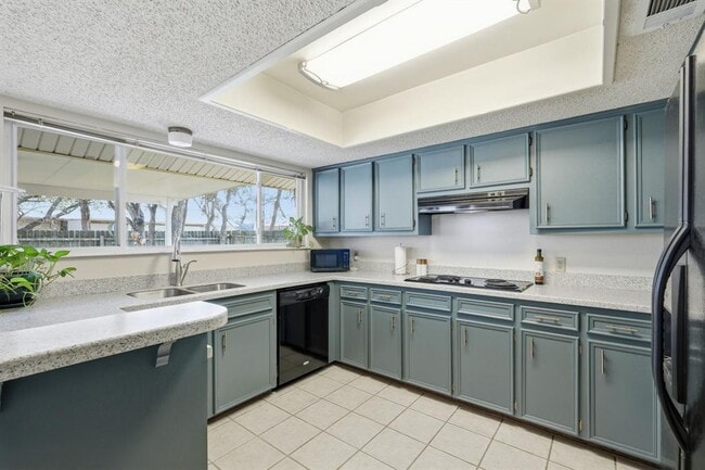 Photo - 1007 Lime Rock Dr