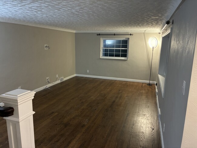 Photo - 146 Westward Ho Dr