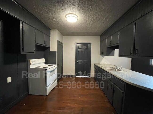 Photo - 3315 Weller Ave