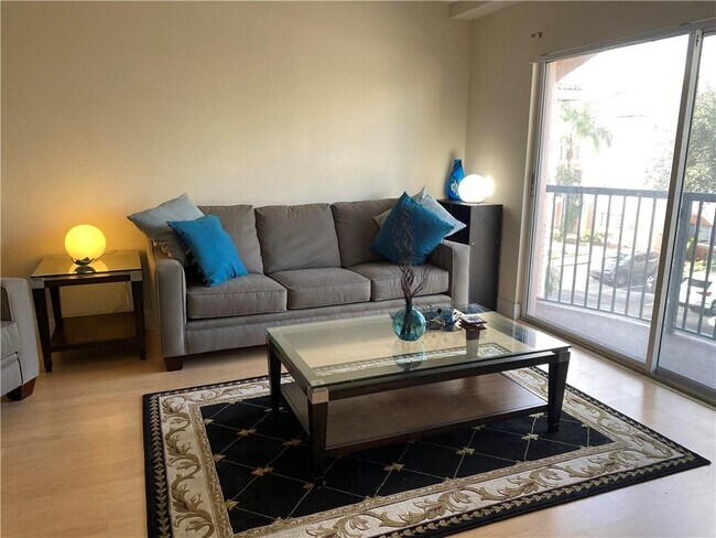 Photo - 2021 SE 10th Ave Unit 219