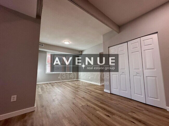 Photo - 5931 Maple Ave Unit 2e