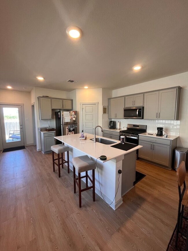 Photo - 3 bed 2 bath home off I-35