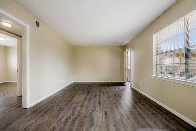Photo - The Summereast Apartments