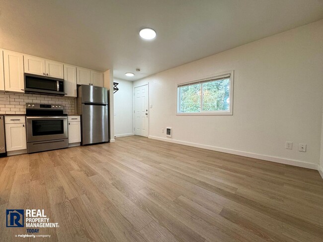 Photo - 7619 Douglas St W Unit Apartment #3