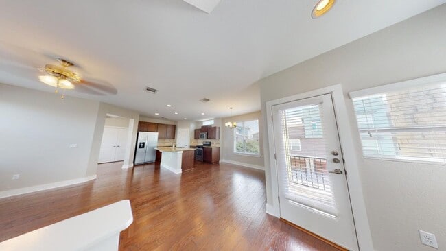 Building Photo - Gorgeous Condo in Edgewick - Minutes from Soco!