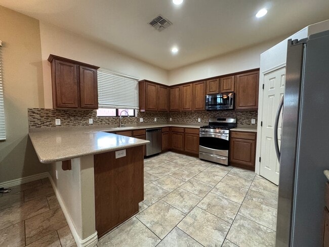 Photo - 4BR/3BA/2.5CG, 2534 sq.ft. rental with DEN in Sierra Vista, AZ