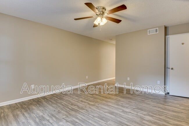 Photo - 138 Chalet N Blvd